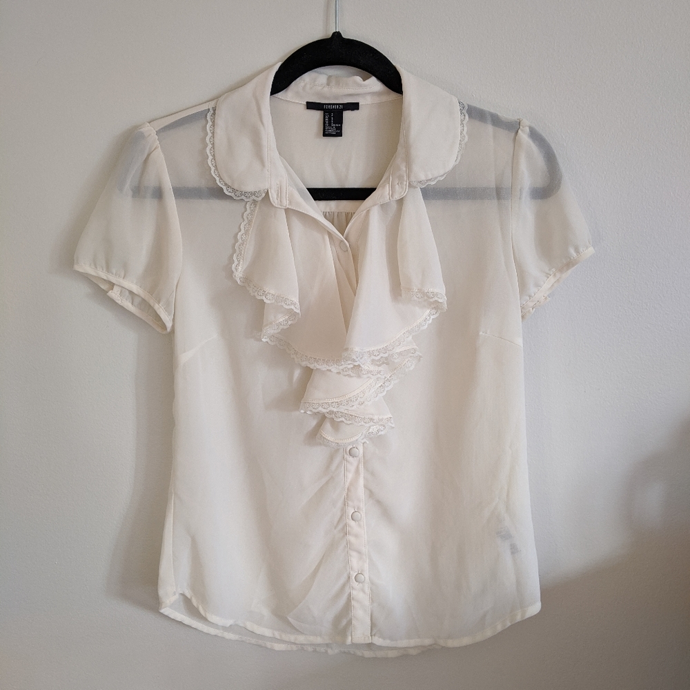 ✨ Forever21 Off-White Ruffled Blouse